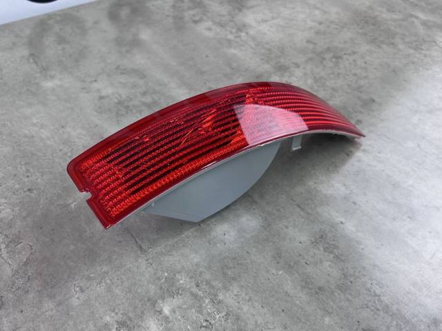 31111185 VOLVO Катафот (отражатель) заднего бампера правый купить в Винница