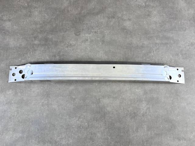 VOLVO 31253239 Усилитель переднего бампера в наличии Каменское