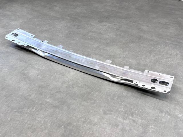 VOLVO 31283772 Усилитель бампера переднего в наличии Черкассы
