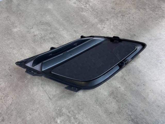 VOLVO 31290657 Решетка бампера переднего левая в наличии Украина