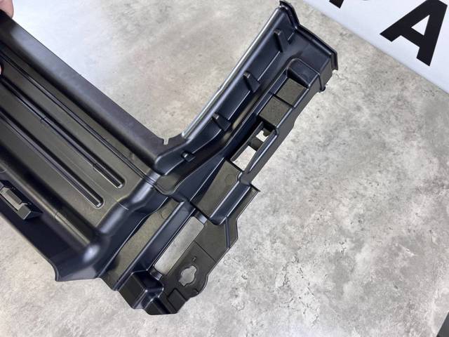 VOLVO 31294096 Дефлектор радиатора в наличии Черкассы