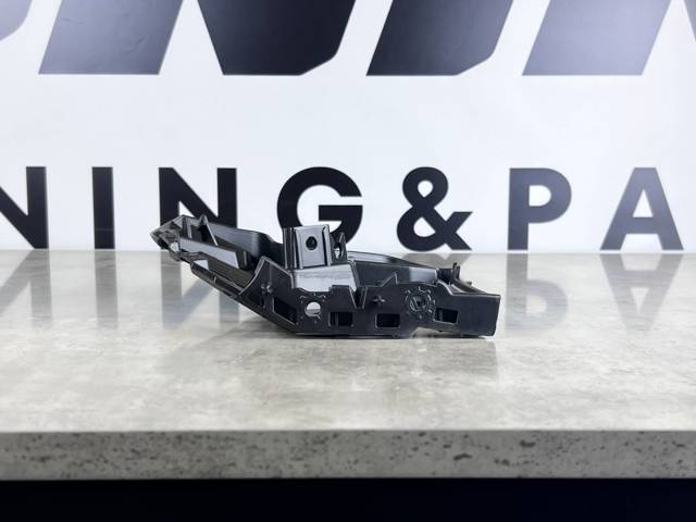 VOLVO 31353403 Кронштейн бампера переднего левый в наличии Ровно