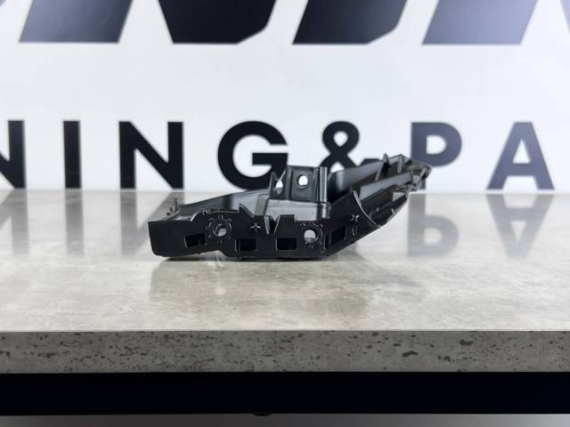 VOLVO 31353404 Кронштейн бампера переднего правый в наличии Тернополь