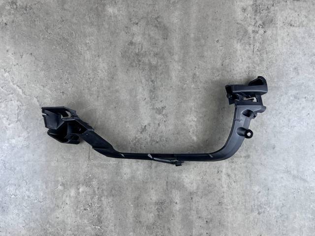 VOLVO 31383679 Кронштейн крепления противотуманной фары левой в наличии Винница