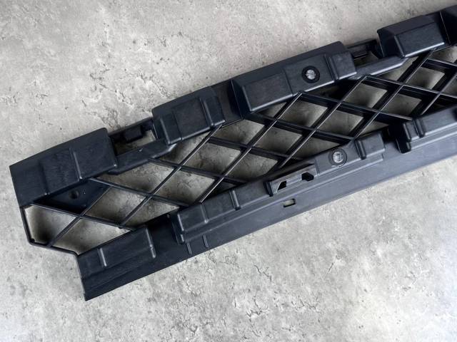 31407983 VOLVO Накладка бампера заднего верхняя защитная (ступень-подножка) купить в Павлоград