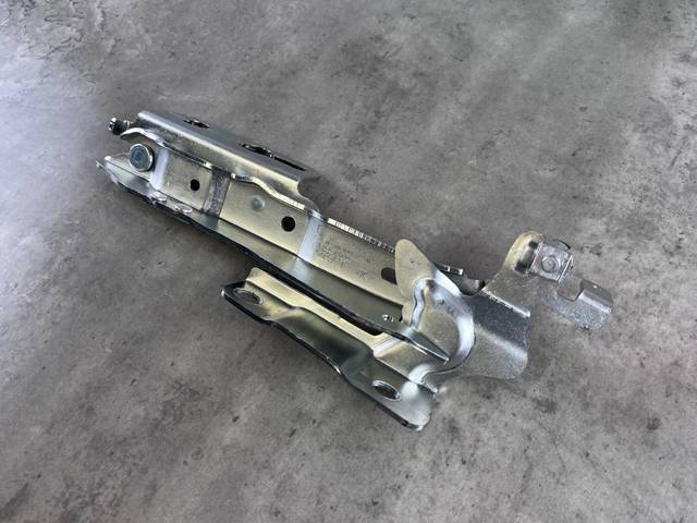 31442084 VOLVO Петля капота левая купить в Сумы