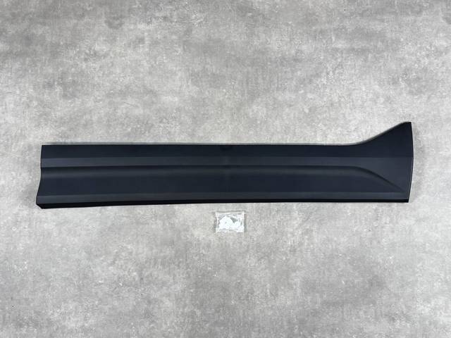 VOLVO 31448317 Молдинг двери передней правой нижний в наличии Тернополь