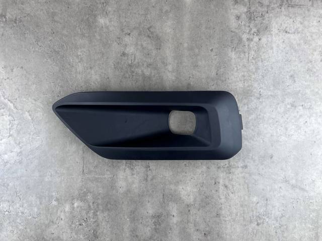 31449343 VOLVO Заглушка (решетка) противотуманных фар бампера переднего левая купить в Черновцы