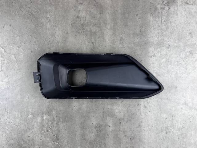 31449344 VOLVO Заглушка (решетка) противотуманных фар бампера переднего правая купить в Полтава