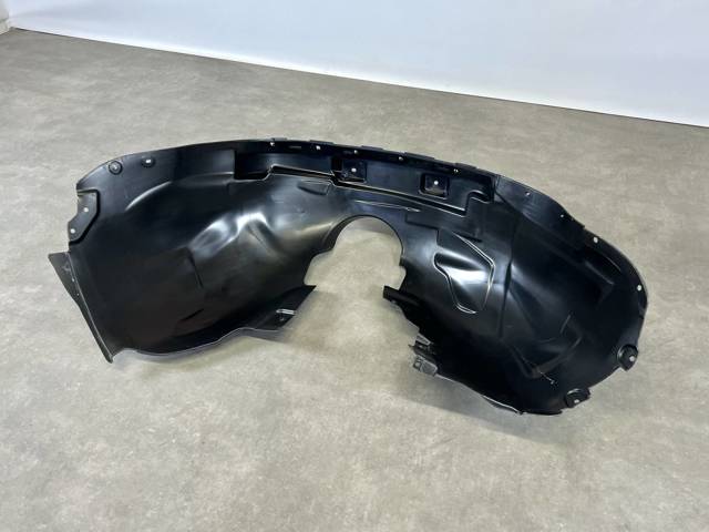 VOLVO 32241407 Подкрылок передний правый в наличии Тернополь