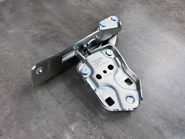 32297489 VOLVO Петля капота левая купить в Тернополь