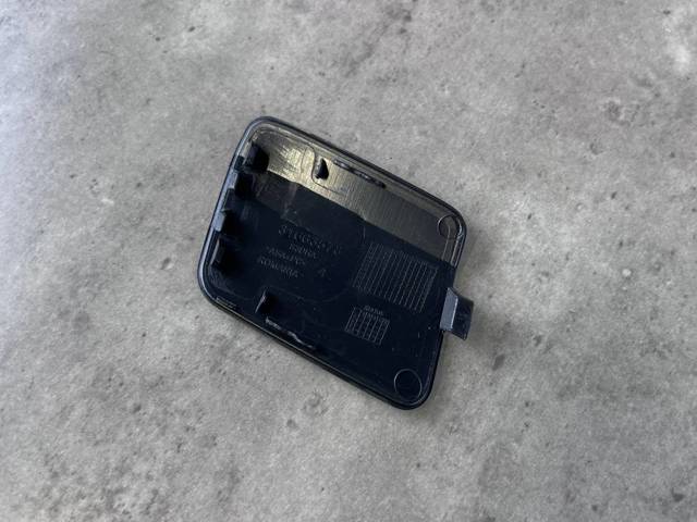 VOLVO 39793969 Заглушка бампера буксировочного крюка передняя левая в наличии Николаев