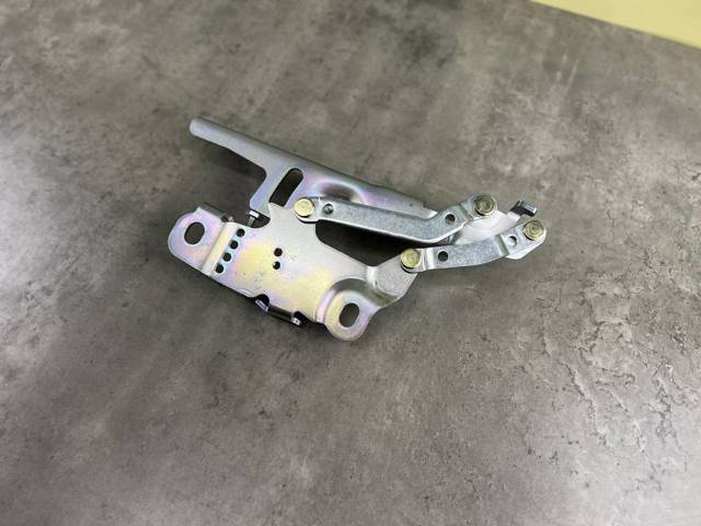 BMW 41617286343 Петля капота левая в наличии Хмельницкий