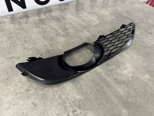 4L0807675C01C Решетка бампера переднего левая нижняя купить Каменское