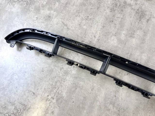 4L0807683E01C VAG Решетка бампера переднего центральная купить в Житомир