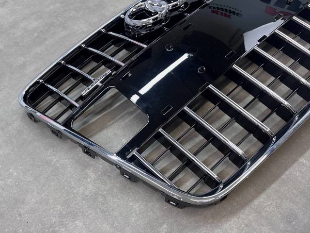 VAG 4L0853651GT94 Решетка радиатора в наличии Чернигов