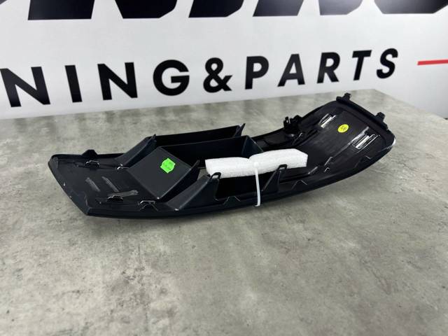 VAG 4M0807681P в наличии Ровно