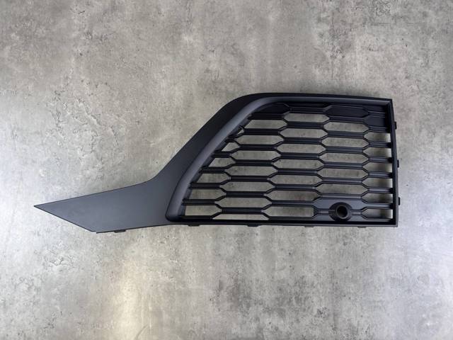 VAG 4M0890681A Решетка бампера переднего левая в наличии Кривой Рог