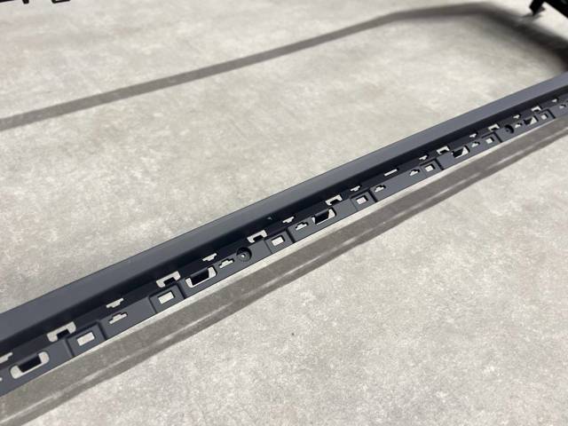 4M8807725GRU VAG Накладка решетки радиатора нижняя купить в Тернополь