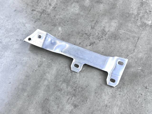 BMW 51117158894 Кронштейн бампера переднего правый в наличии Киев