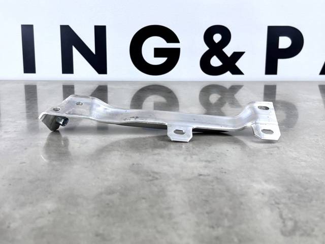 BMW 51117158894 Кронштейн бампера переднего правый в наличии Каменское