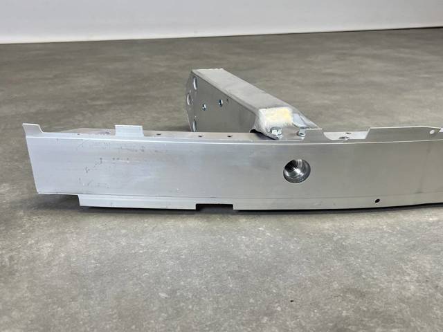 BMW 51117183853 Усилитель бампера переднего в наличии Одесса
