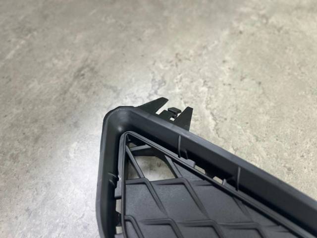 BMW 51117249595 Заглушка (решетка) противотуманных фар бампера переднего левая в наличии Харьков
