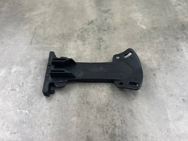 BMW 51117300884 Кронштейн бампера переднего в наличии Харьков