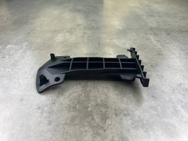 BMW 51117300884 Кронштейн бампера переднего в наличии Запорожье