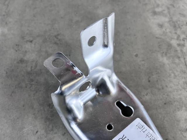 51117301586 BMW Кронштейн усилителя переднего бампера купить в Ужгород
