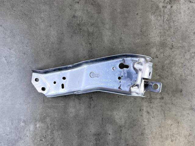 BMW 51117301586 Кронштейн усилителя переднего бампера в наличии Днепр