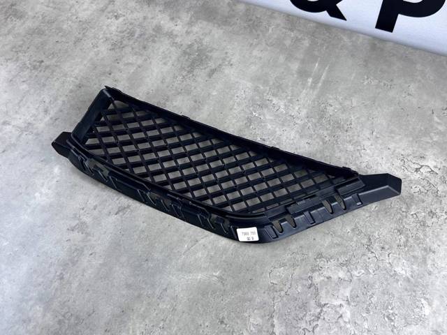 BMW 51117303755 Решетка бампера переднего левая в наличии Ровно