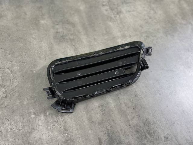 51117338513 BMW Решетка бампера переднего левая нижняя купить в Чернигов
