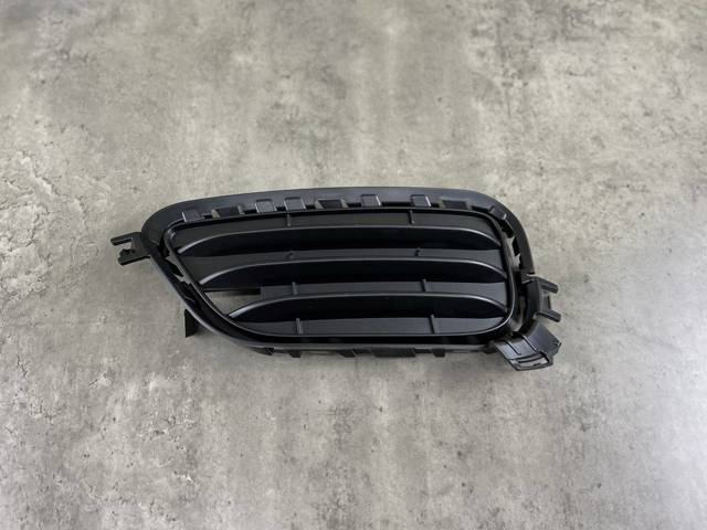 51117338513 BMW Решетка бампера переднего левая нижняя купить в Львов