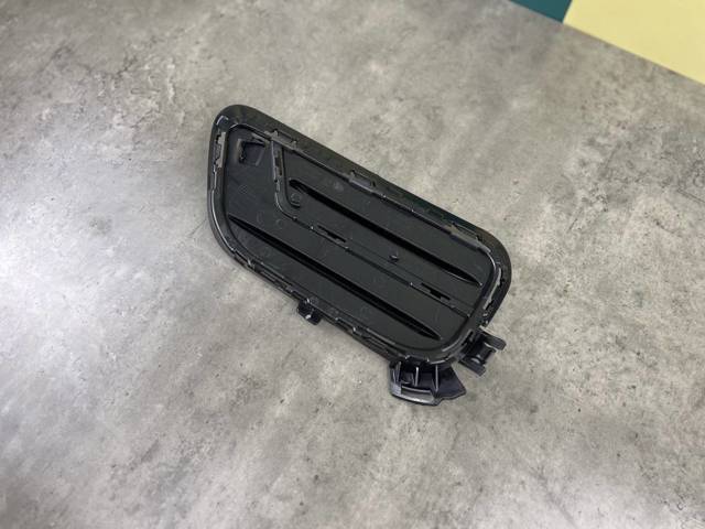 51117347946 BMW Решетка бампера переднего правая купить в Павлоград