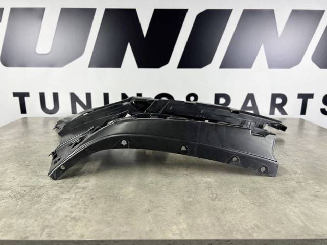 BMW 51117357230 Кронштейн крепления противотуманной фары правой в наличии Ровно