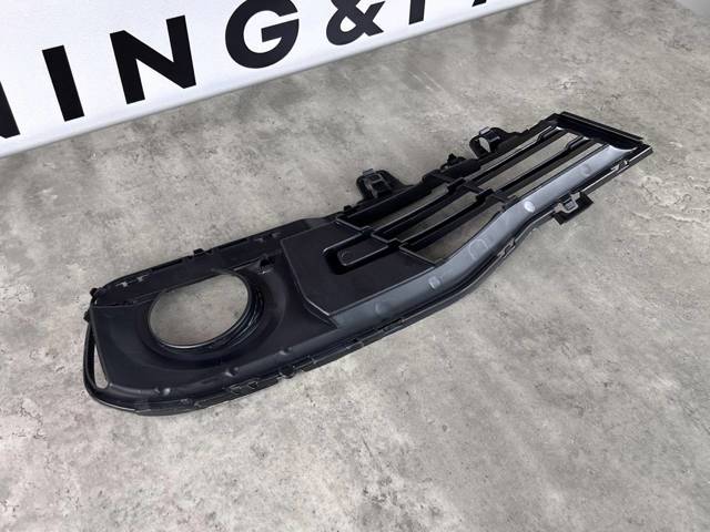 BMW 51117396877 Заглушка (решетка) противотуманных фар бампера переднего левая в наличии Львов
