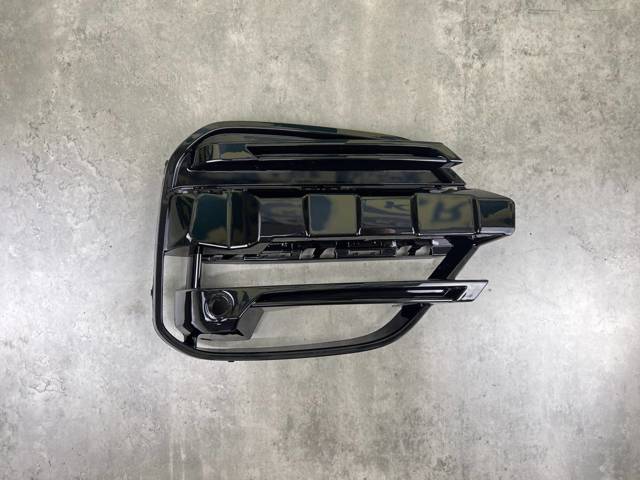 BMW 51117399904 Заглушка (решетка) противотуманных фар бампера переднего правая в наличии Павлоград