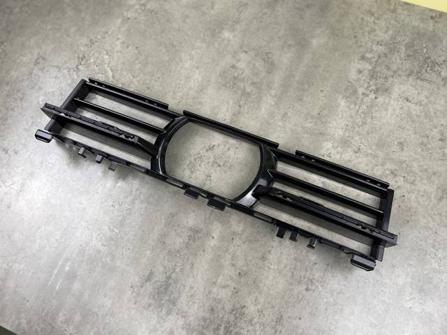 BMW 51117409550 Решетка бампера в наличии Черновцы
