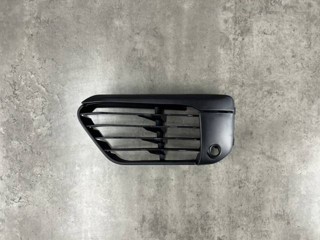 51117453979 BMW Решетка бампера переднего левая купить в Каменское
