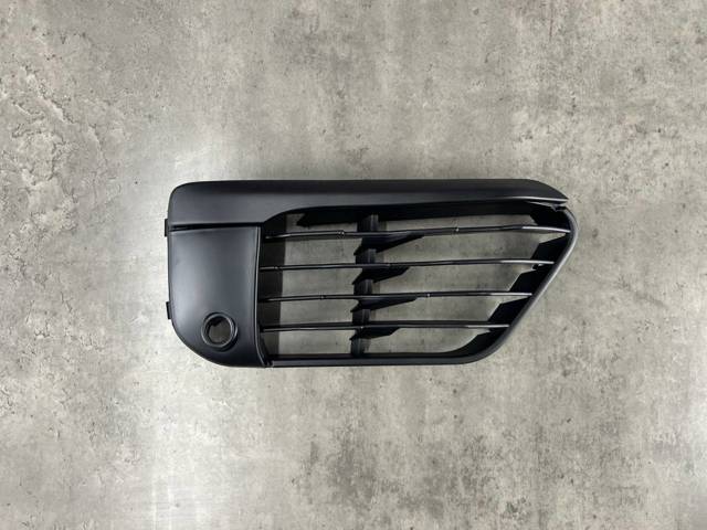 BMW 51117453980 Решетка бампера переднего правая в наличии Черкассы