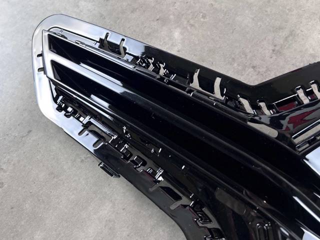 BMW 51117464205 Решетка бампера переднего левая в наличии Харьков