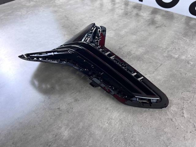 BMW 51117464206 Решетка бампера переднего правая в наличии Киев