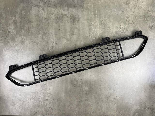 51118054012 BMW Решетка бампера переднего нижняя купить в Кривой Рог