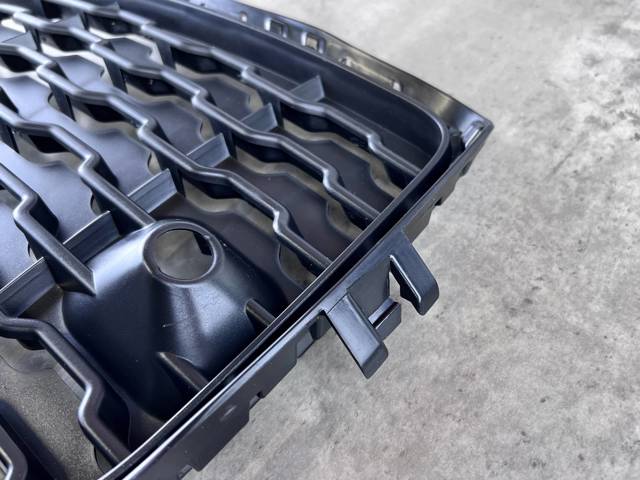 BMW 51118056941 Решетка бампера переднего левая в наличии Полтава