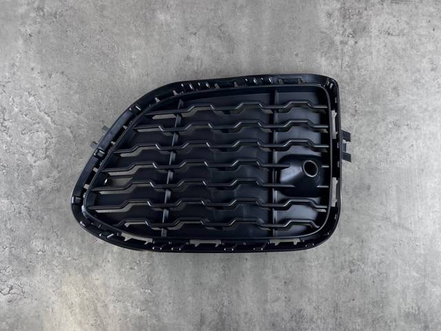BMW 51118056941 Решетка бампера переднего левая в наличии Украина