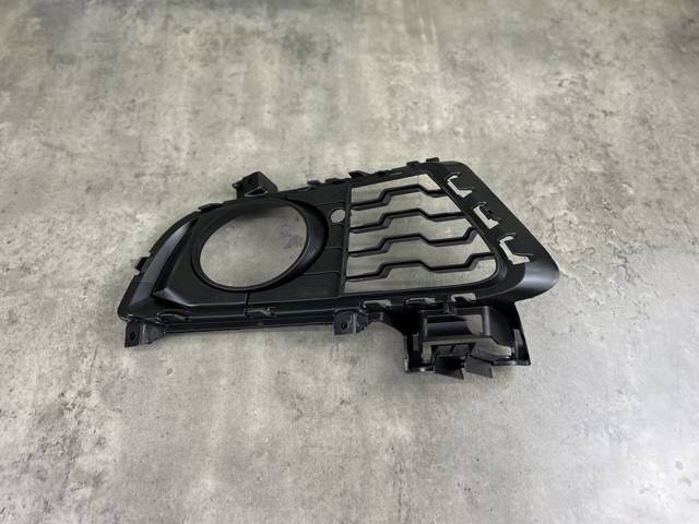 51118057323 BMW Заглушка (решетка) противотуманных фар бампера переднего левая купить в Житомир