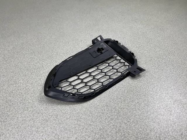 BMW 51118064633 Решетка бампера переднего левая в наличии Винница