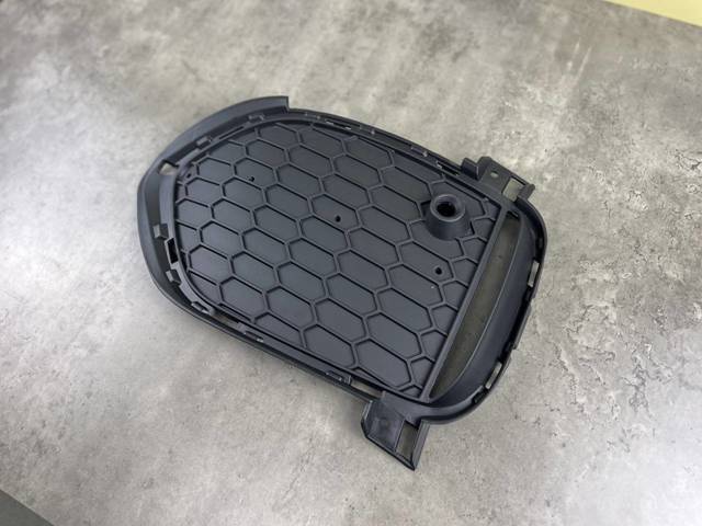 BMW 51118064635 Решетка бампера переднего левая в наличии Киев