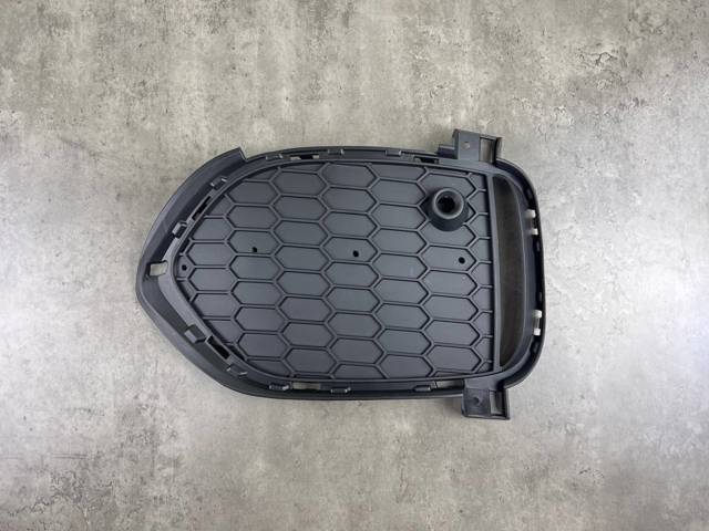BMW 51118064635 Решетка бампера переднего левая в наличии Днепр